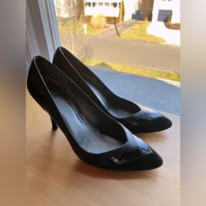 Stuart Weitzman- Black Pointed Toe Pumps